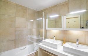 Elegant Alpine Retreat in Courchevel 1550 - Courchevel, France