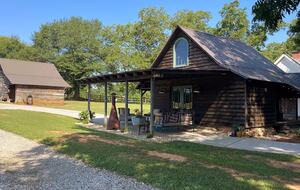 Charmed by History | A Pair of Thoughtfully Restored Retreats - Loganville, Georgia