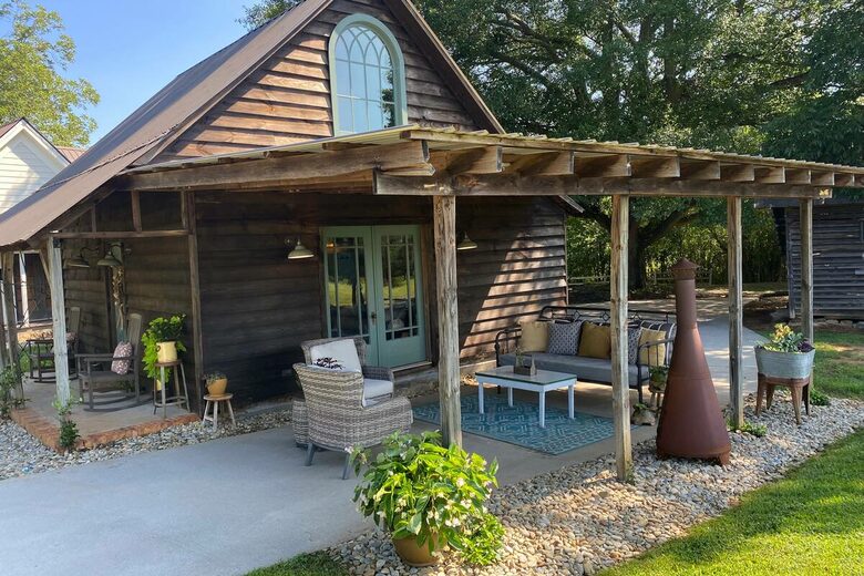 Charmed by History | A Pair of Thoughtfully Restored Retreats - Loganville, Georgia