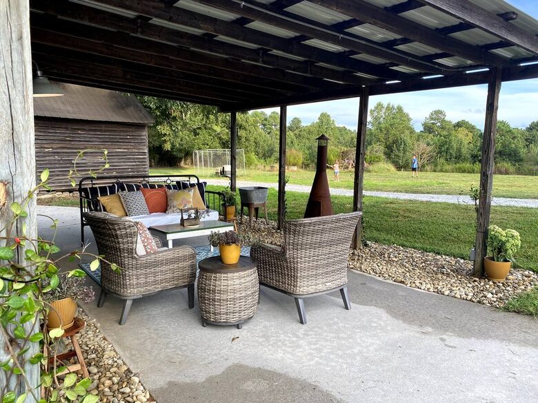 Charmed by History | A Pair of Thoughtfully Restored Retreats - Loganville, Georgia