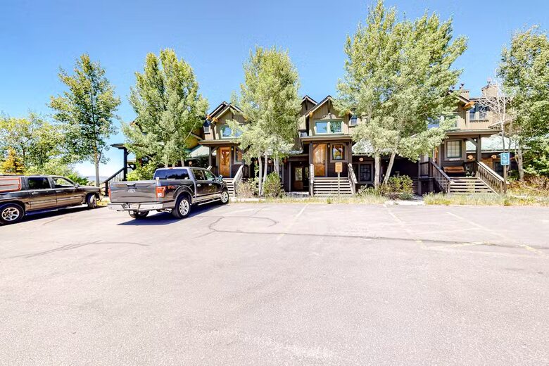 Inviting Colorado Condo Steps from the Slopes - Granby, Colorado