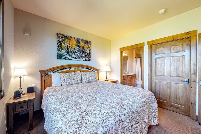 Inviting Colorado Condo Steps from the Slopes - Granby, Colorado