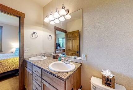 Inviting Colorado Condo Steps from the Slopes - Granby, Colorado