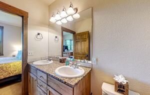 Inviting Colorado Condo Steps from the Slopes - Granby, Colorado