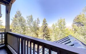 Inviting Colorado Condo Steps from the Slopes - Granby, Colorado