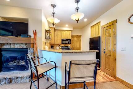 Inviting Colorado Condo Steps from the Slopes - Granby, Colorado