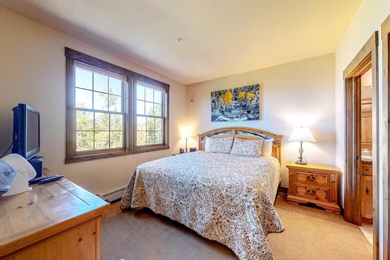 Inviting Colorado Condo Steps from the Slopes - Granby, Colorado