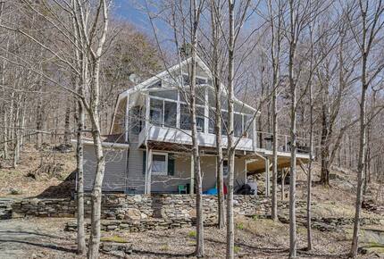 Charming Vermont Escape with Scenic Views - Cambridge, Vermont