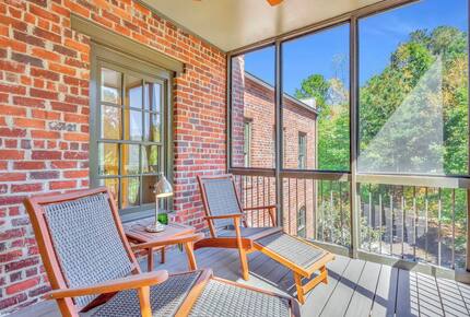 Graceful Retreat in the Heart of Selborne Hamlet - Chattahoochee Hills, Georgia