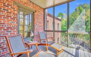 Graceful Retreat in the Heart of Selborne Hamlet - Chattahoochee Hills, Georgia