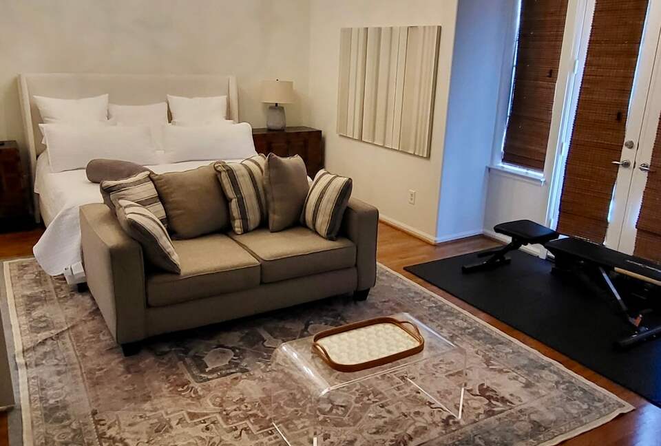 Elegant Family Escape in Houston’s Camp Logan - Houston, Texas