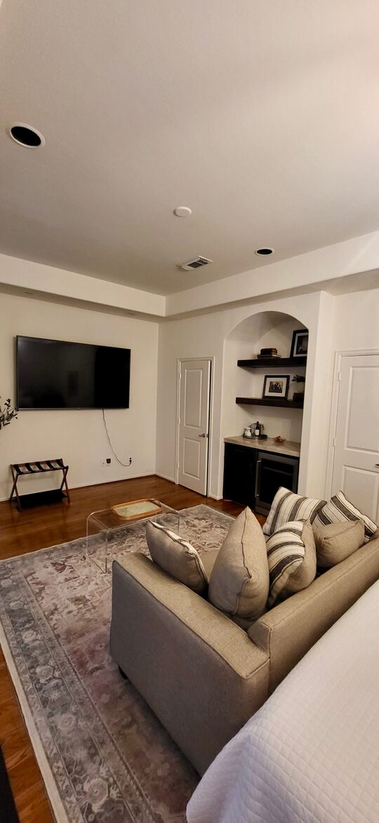 Elegant Family Escape in Houston’s Camp Logan - Houston, Texas