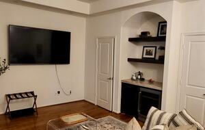 Elegant Family Escape in Houston’s Camp Logan - Houston, Texas