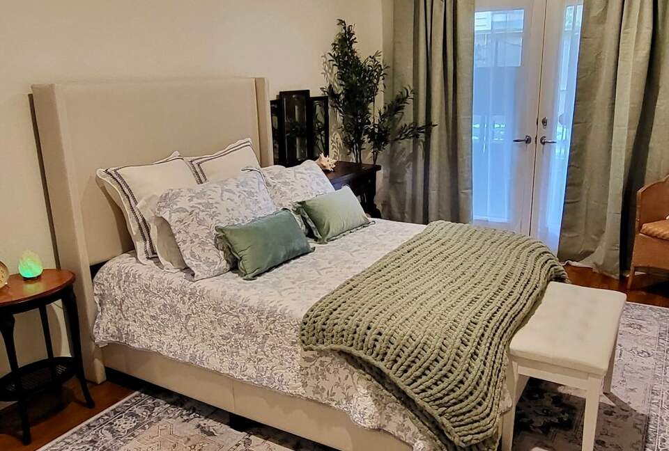 Elegant Family Escape in Houston’s Camp Logan - Houston, Texas