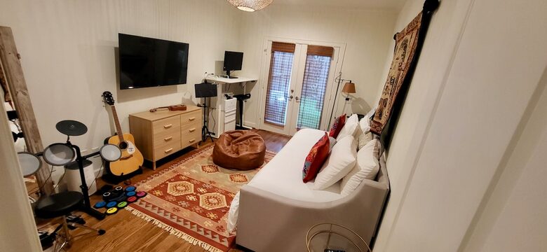 Elegant Family Escape in Houston’s Camp Logan - Houston, Texas