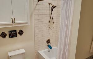 Elegant Family Escape in Houston’s Camp Logan - Houston, Texas