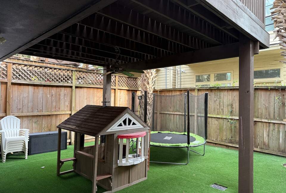 Elegant Family Escape in Houston’s Camp Logan - Houston, Texas