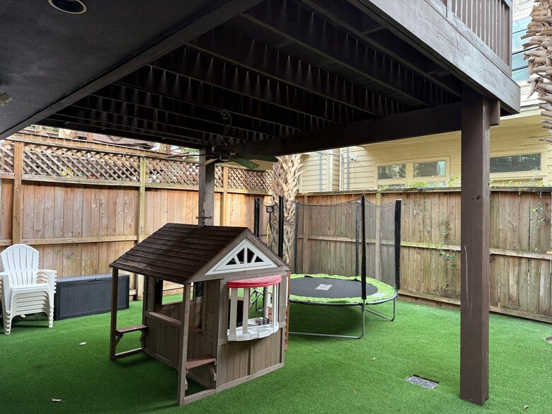 Elegant Family Escape in Houston’s Camp Logan - Houston, Texas