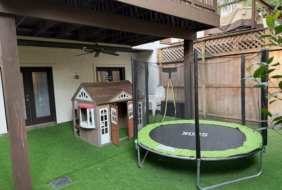 Elegant Family Escape in Houston’s Camp Logan - Houston, Texas