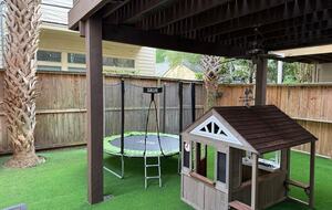 Elegant Family Escape in Houston’s Camp Logan - Houston, Texas