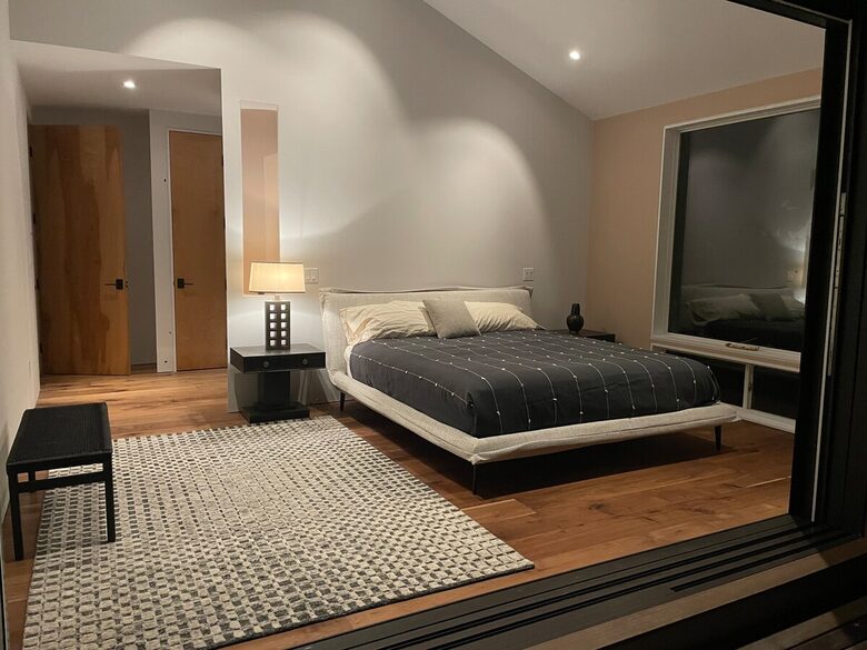 Aquinnah's Hidden Hilltop Haven - Aquinnah, Massachusetts