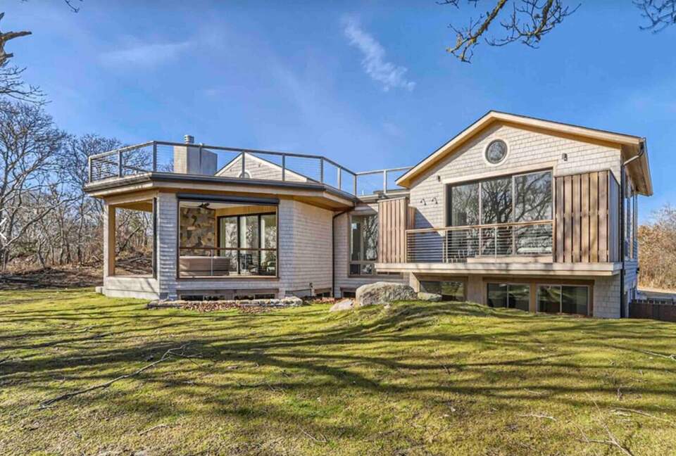 Aquinnah's Hidden Hilltop Haven - Aquinnah, Massachusetts