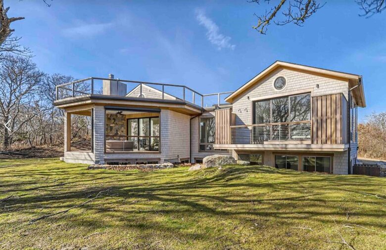 Aquinnah's Hidden Hilltop Haven - Aquinnah, Massachusetts