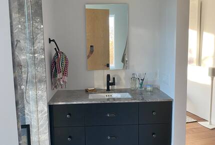 Aquinnah's Hidden Hilltop Haven - Aquinnah, Massachusetts