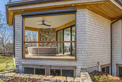 Aquinnah's Hidden Hilltop Haven - Aquinnah, Massachusetts