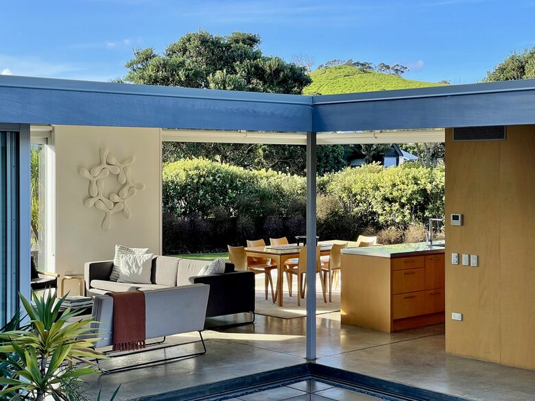 Architect-Designed Oasis Steps from Omaha Beach - Omaha, New Zealand