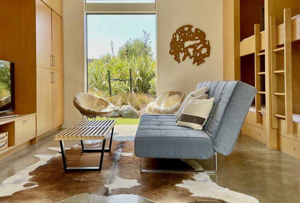 Architect-Designed Oasis Steps from Omaha Beach - Omaha, New Zealand