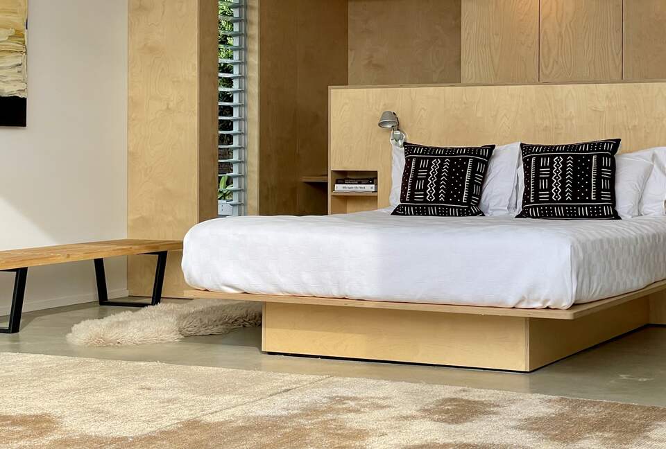 Architect-Designed Oasis Steps from Omaha Beach - Omaha, New Zealand