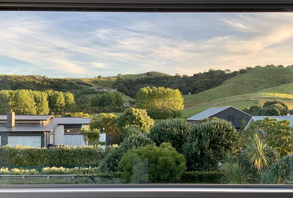 Architect-Designed Oasis Steps from Omaha Beach - Omaha, New Zealand