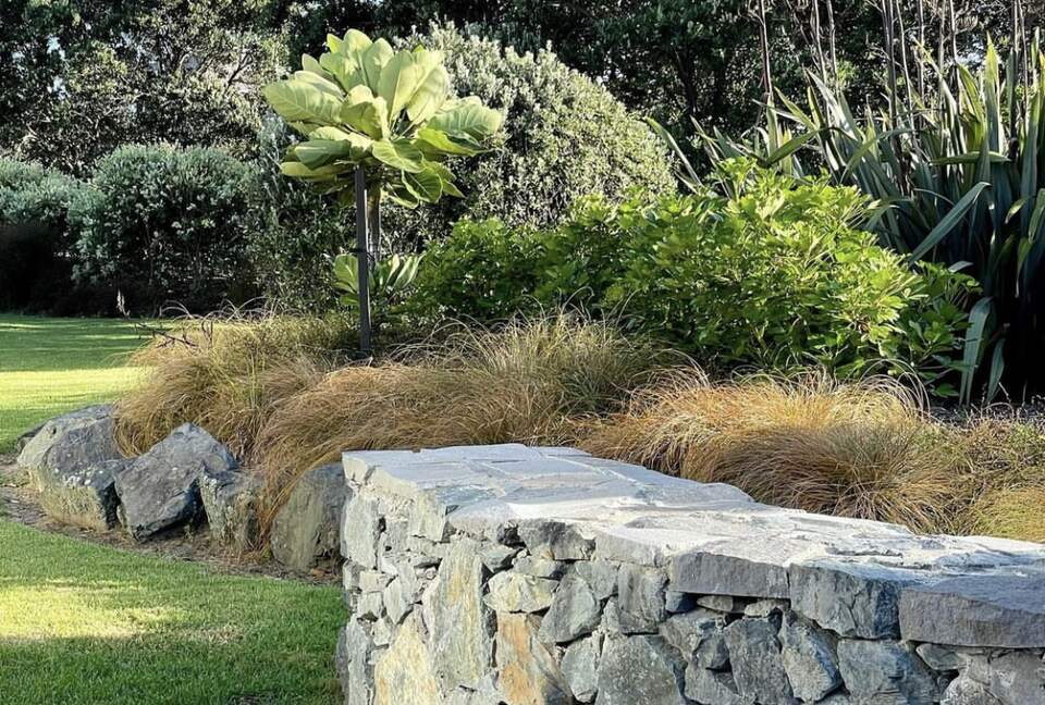 Architect-Designed Oasis Steps from Omaha Beach - Omaha, New Zealand
