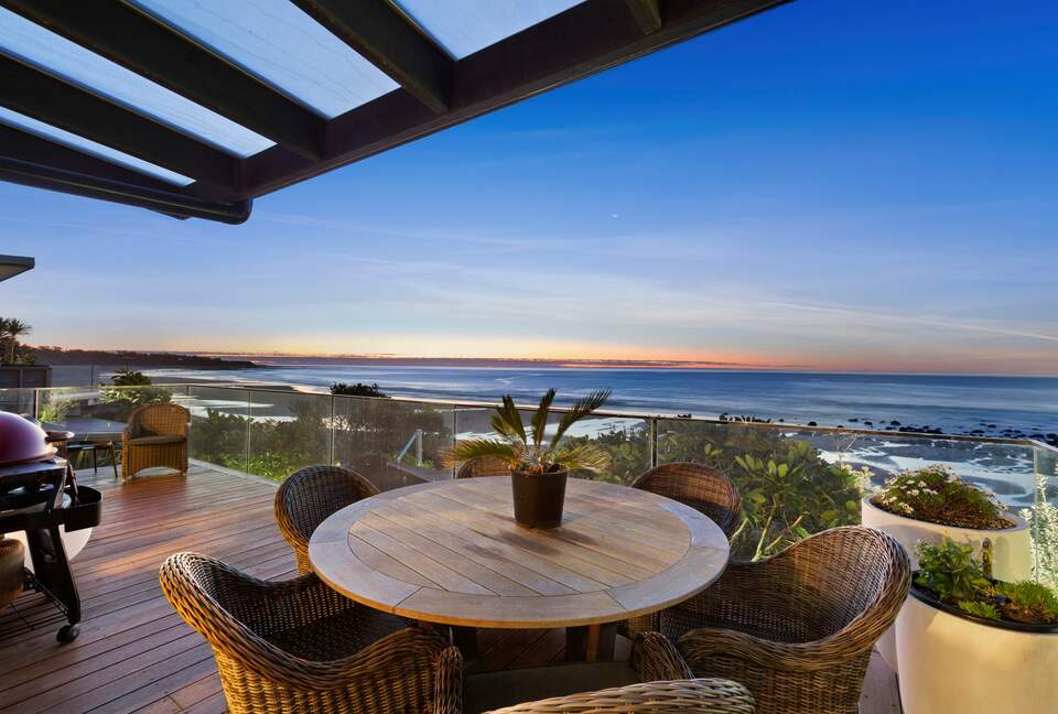 Modernist Gem with Ocean Views and Private Beach Access - Ōakura, New Zealand