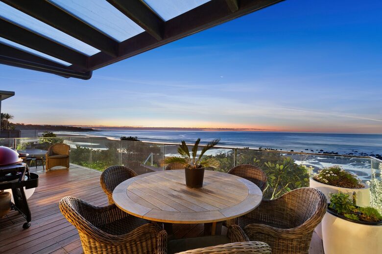 Modernist Gem with Ocean Views and Private Beach Access - Ōakura, New Zealand