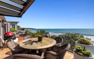 Modernist Gem with Ocean Views and Private Beach Access - Ōakura, New Zealand