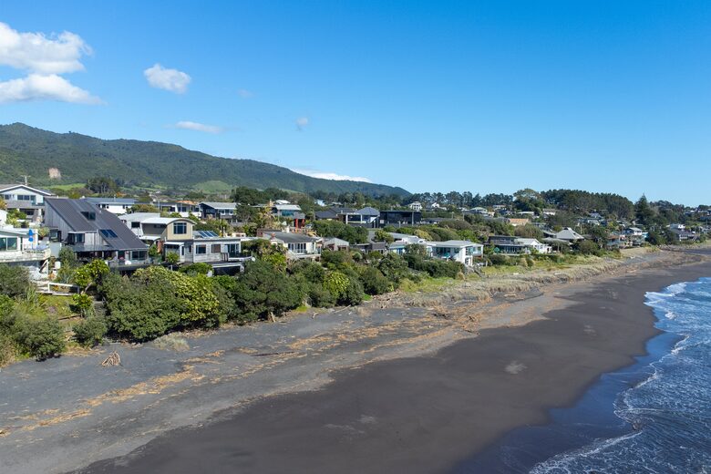 Modernist Gem with Ocean Views and Private Beach Access - Ōakura, New Zealand