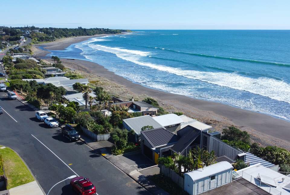 Modernist Gem with Ocean Views and Private Beach Access - Ōakura, New Zealand