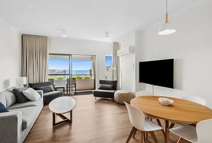 Contemporary Beachfront Living Along the Great Ocean Road - Lorne, Australia