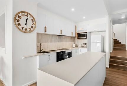 Contemporary Beachfront Living Along the Great Ocean Road - Lorne, Australia