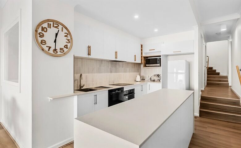 Contemporary Beachfront Living Along the Great Ocean Road - Lorne, Australia