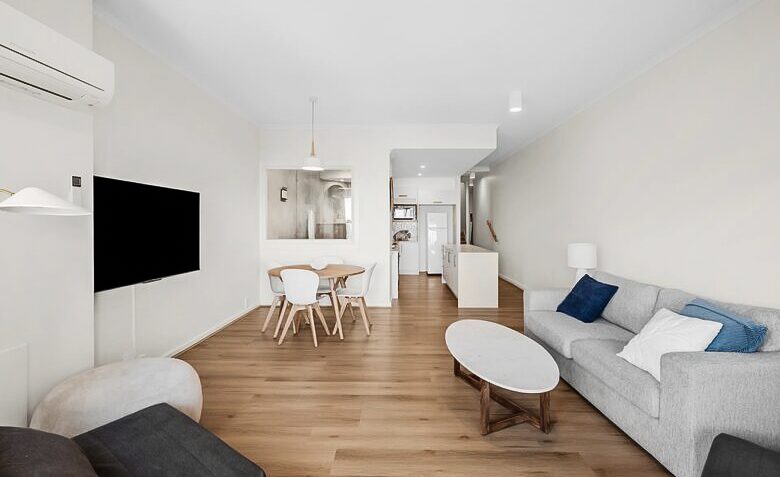 Contemporary Beachfront Living Along the Great Ocean Road - Lorne, Australia