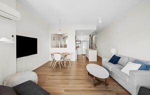 Contemporary Beachfront Living Along the Great Ocean Road - Lorne, Australia