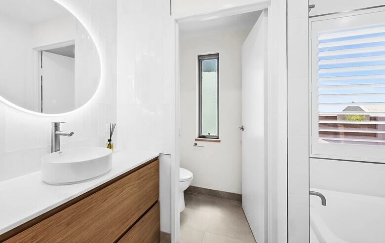 Contemporary Beachfront Living Along the Great Ocean Road - Lorne, Australia