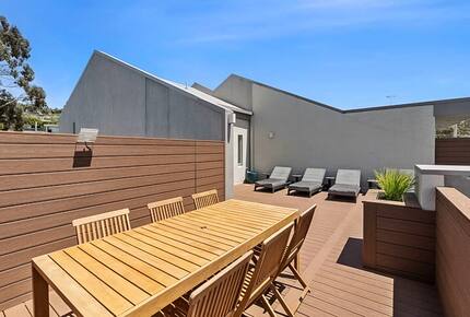 Contemporary Beachfront Living Along the Great Ocean Road - Lorne, Australia