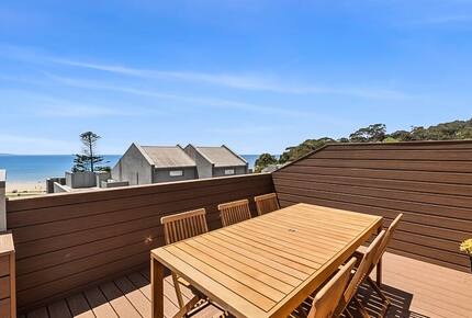 Contemporary Beachfront Living Along the Great Ocean Road - Lorne, Australia