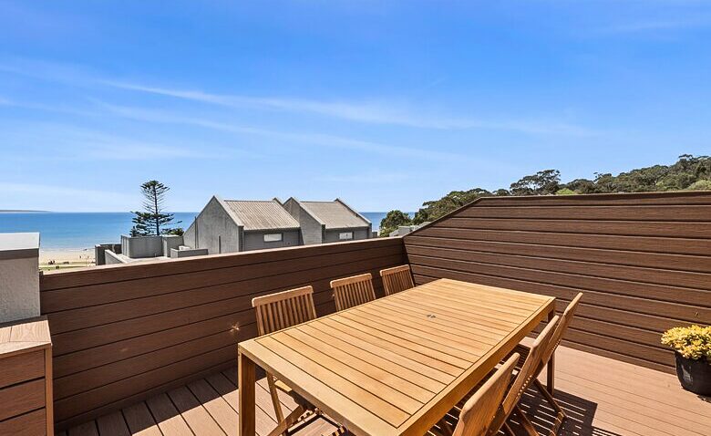 Contemporary Beachfront Living Along the Great Ocean Road - Lorne, Australia