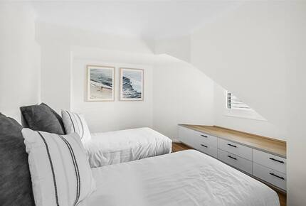 Contemporary Beachfront Living Along the Great Ocean Road - Lorne, Australia