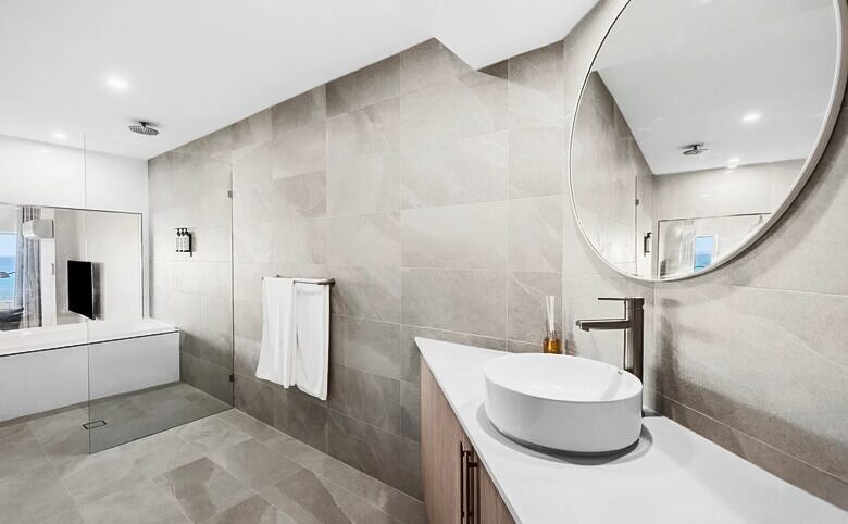 Contemporary Beachfront Living Along the Great Ocean Road - Lorne, Australia